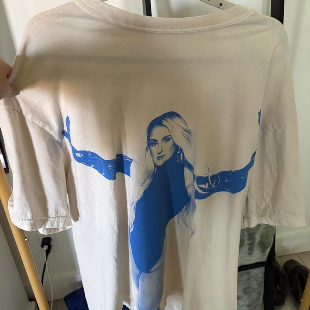 Unbranded Women's Cream and Tan T-shirt